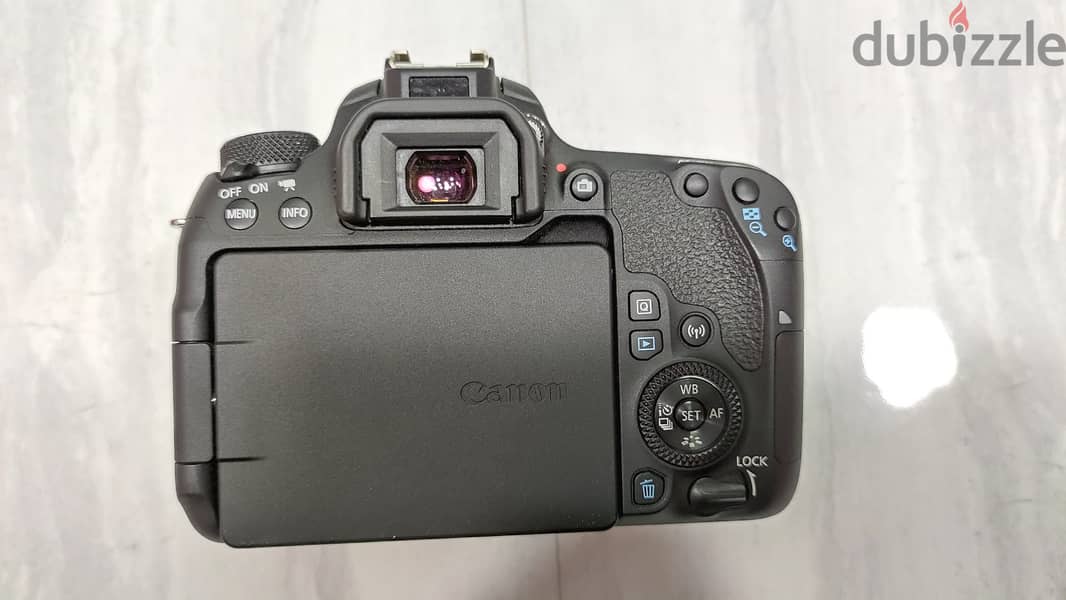 Canon EOS 77D 6