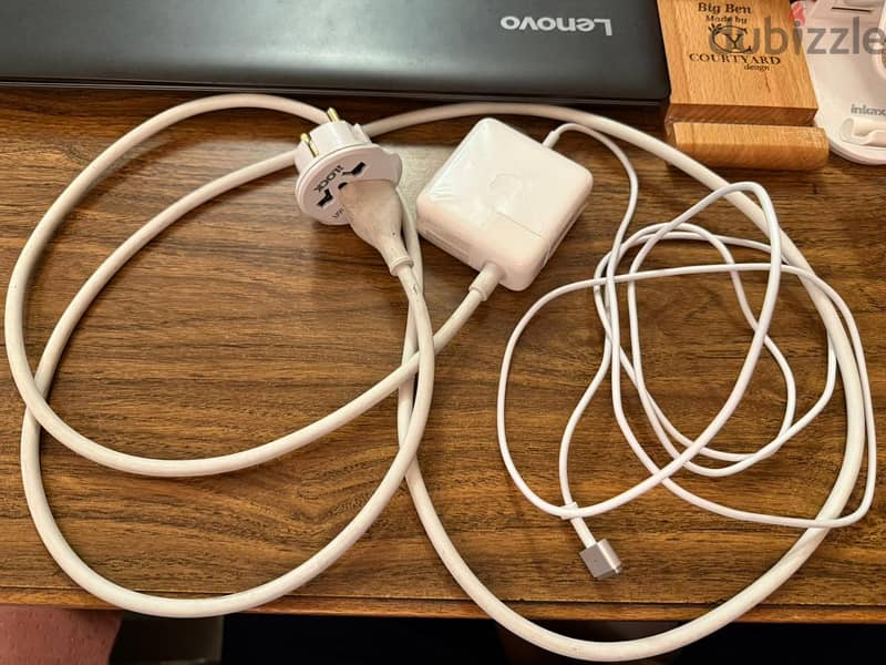 MacBook Air - Excellent Condition 12