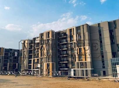 شقة أرضي مع حديقة استلام 2026 تطل على اللاجون لكل الغرف والريسبشن فيHap Town Park 226 هاب تاون بارك 226 بدون تشطيب