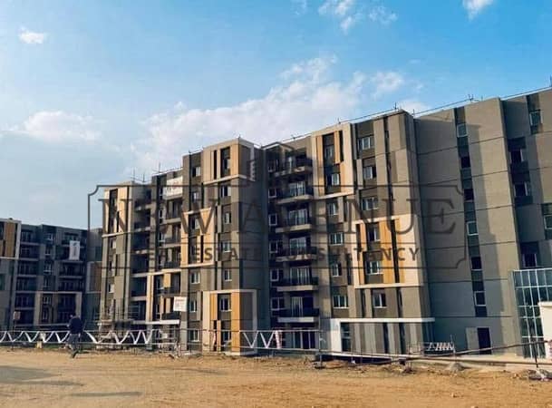 شقة أرضي مع حديقة استلام 2026 تطل على اللاجون لكل الغرف والريسبشن فيHap Town Park 226 هاب تاون بارك 226 بدون تشطيب