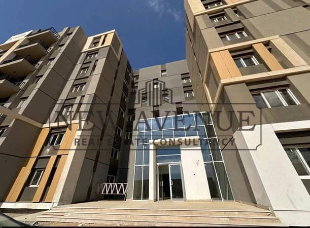شقة أرضي مع حديقة استلام 2026 تطل على اللاجون لكل الغرف والريسبشن فيHap Town Park 226 هاب تاون بارك 226 بدون تشطيب