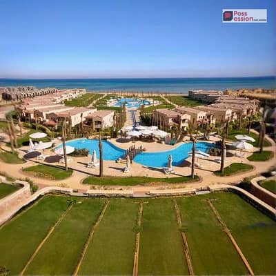 شالية 3 غرف ارضي بجنينة  متشطب جاهز استلام فوري للبيع في لافيستا جاردنزالعين السخنة على البحر فيو بانوراما ,ساعة واحدة فقط من التجمع