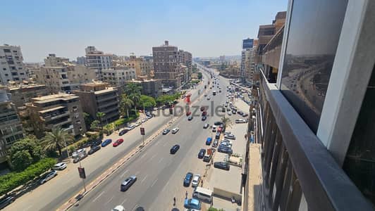 شقة بموقع متميز على شارع الثورة الرئيسي - للإيجار الإداري فقط