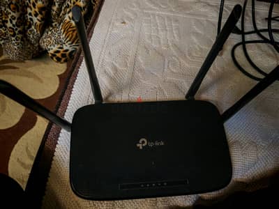 tblink vr300 ac 1200  حاله ممتازه معاه كابل eathernet وكابل حراره