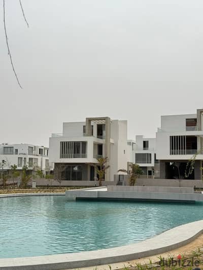 Independent villa with an open view of the landscape and the lake - near the New Giza compound