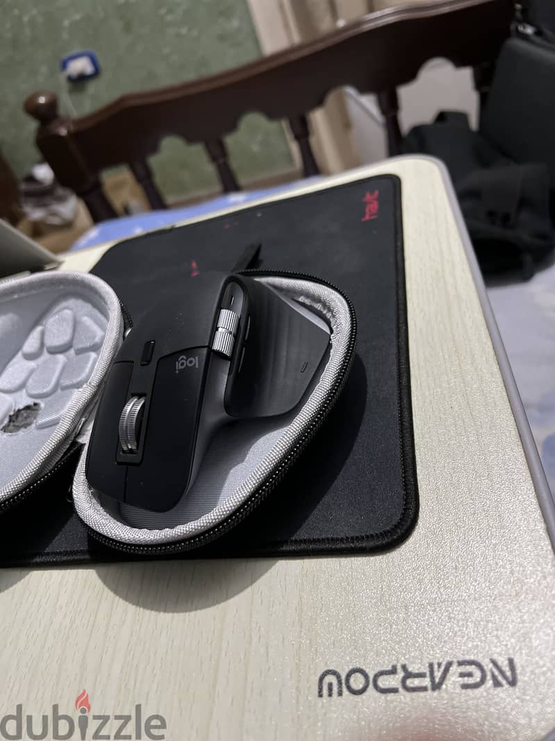Logitech MX master 3s, Bluetooth + Hard Case 2