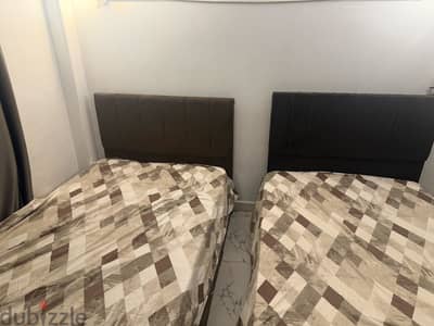 للبيع ٢ سرير مع ملل و٢ مرتبه 4bed بالضمان