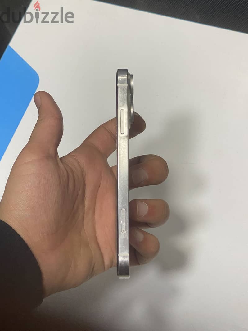 Apple - iPhone XR 5