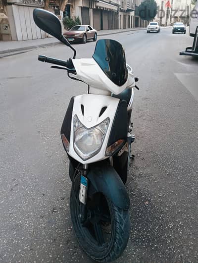 سكوتر كيمك. ١٥٠ س س بطارية جديدة كوتش جيد