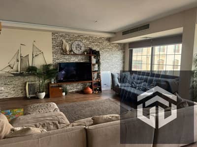 Apartment for sale in New Maadi.    Prime and quiet location near services and main roads.