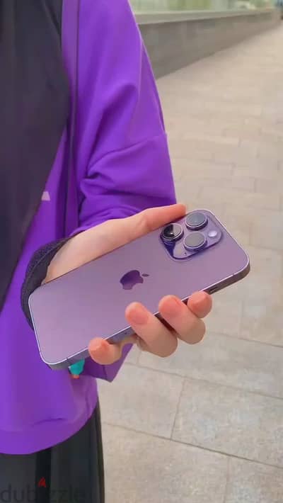 ايفون 14 pro max مفيهوش خدش لون purple