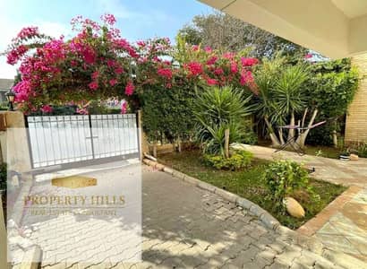 A ready-to-view corner villa at a catch price in New Cairo, close to ORA, La Vista, and Mountain View.