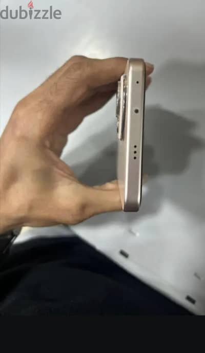 هونر ٤٠٠ مساحة ٥١٢ كسر زيرو معاه كل حاجتوا بلزقة الشاشة الاورجينال