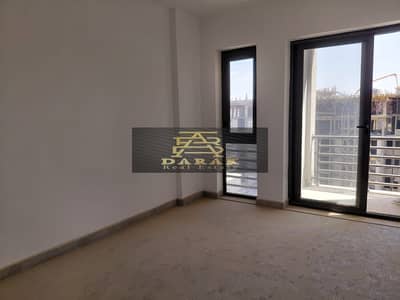 شقه للايجار قانون 77 متر B8 مدينتى بسعر مميز