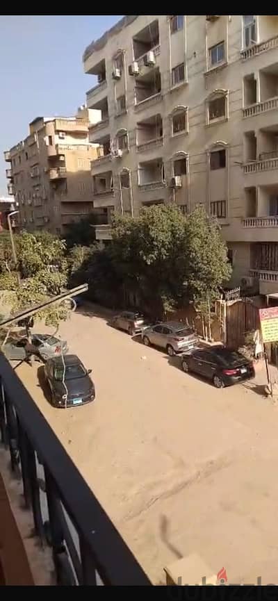 شقه للبيع بحدائق الاهرام واجهه بموقع متميز واجهه تطل على ناصيتين