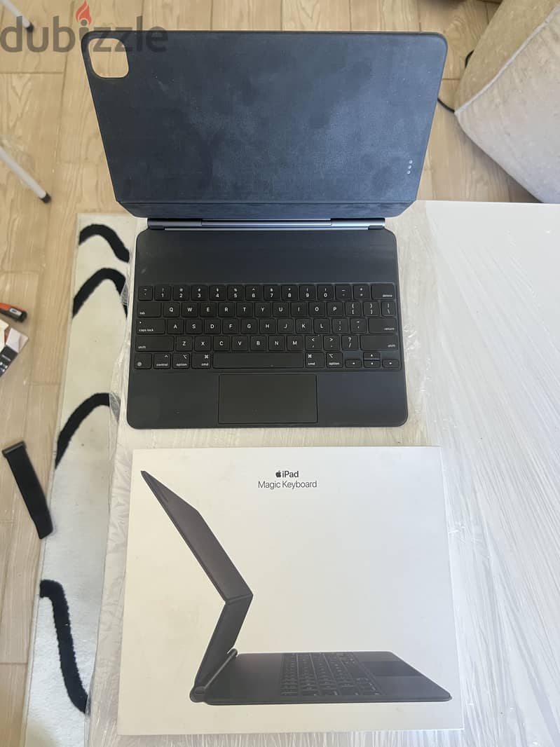 ipad Air 13 inch bundle 6