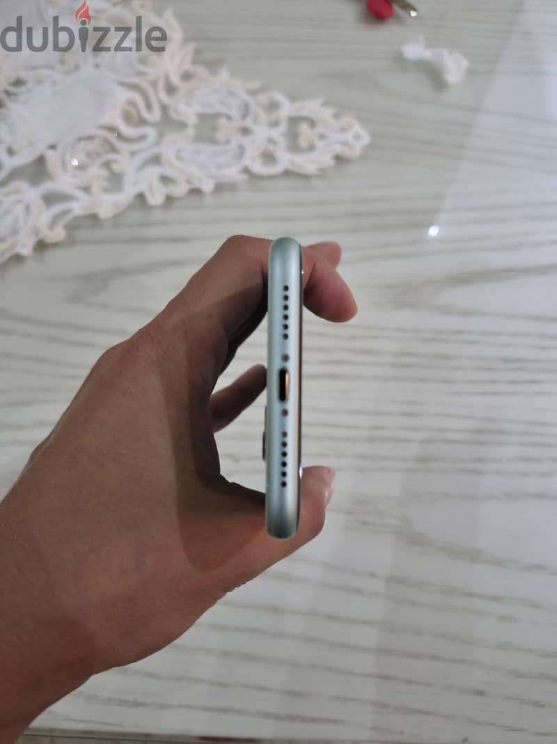 Apple - iPhone 11 4