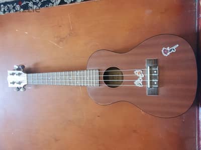 Electric / acoustic chard ukulele with bag