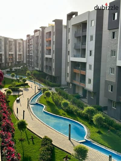 شقه جاهزة للسكن 200م تطل علي لاند سكيب في ROCK EDEN بجوار حي الأشجار ودريم لاند