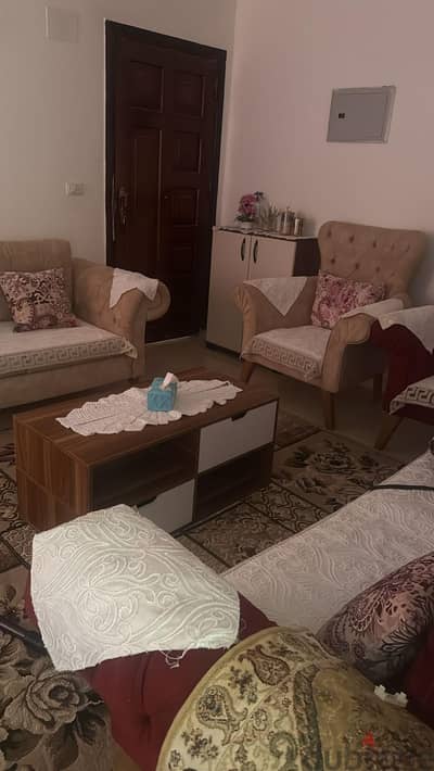 نجار لصيانة وفك وتركيب وإصلاح جميع انواع الموبيليات