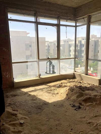 A great deal on an apartment for sale, immediate occupancy from the owner in Galleria Moon Valley, New Cairo.