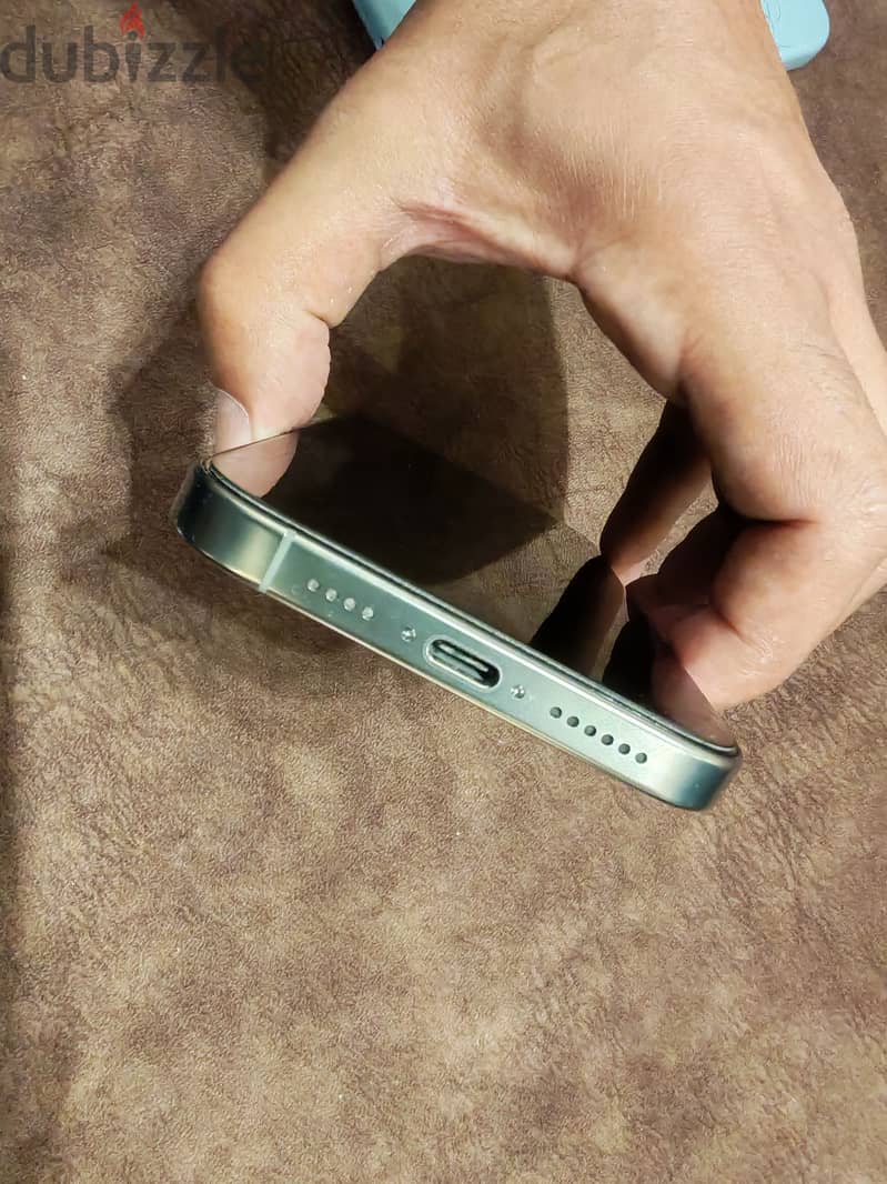 Apple - iPhone 16 Pro Max 3