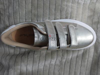 J/slides shoes