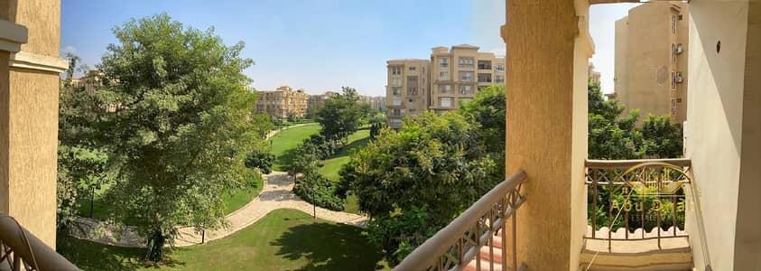 شقة نموذج 700 للإيجار في مدينتي B1 بمساحة 320م، مفروشة بالكامل، تشطيبات ألترا سوبر لوكس، خطوات من الأوبن إير وبوابة 2.