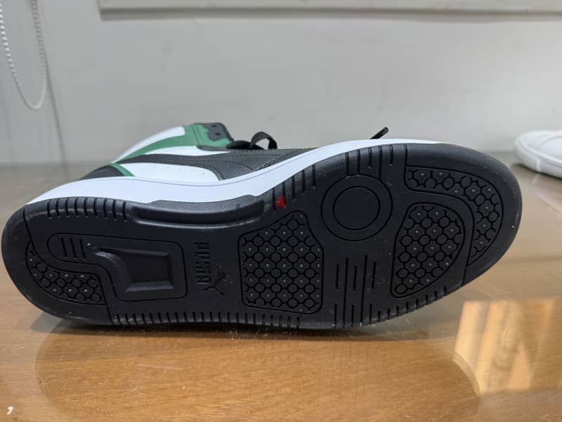 Puma Rebound v6 3