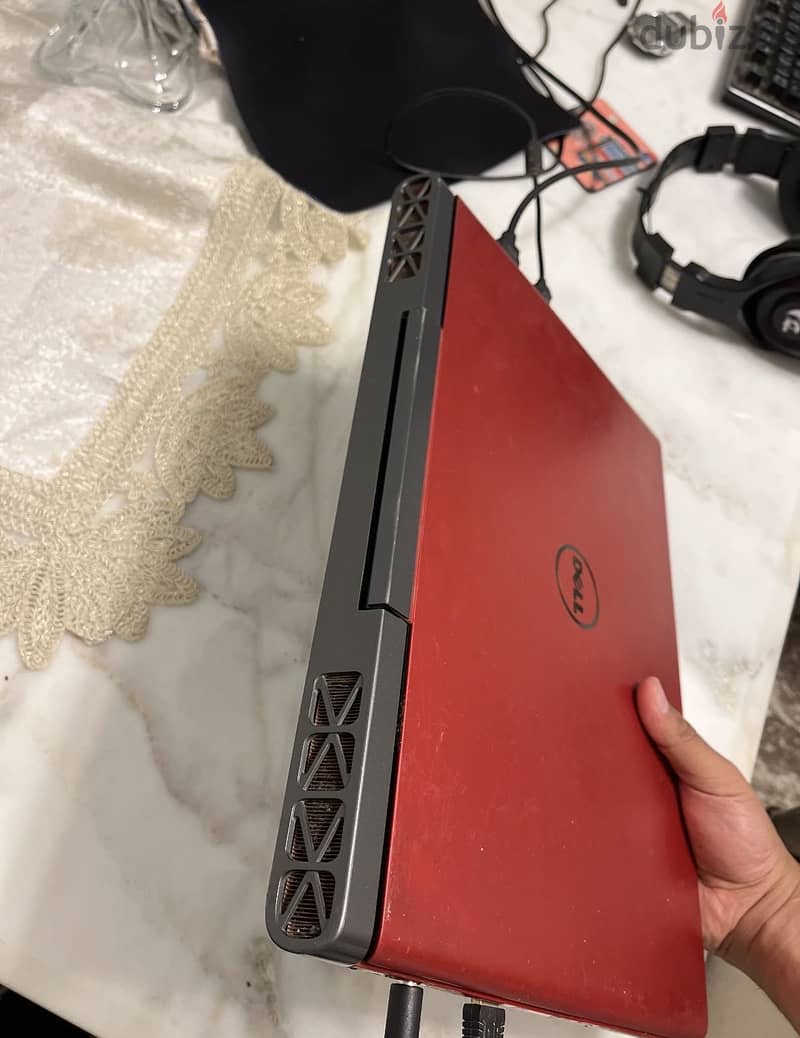 Dell inspiron 15 7000 1