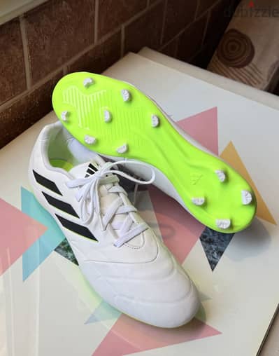كوتشي adidas مقاس 48 / كرة قدم / جديد
