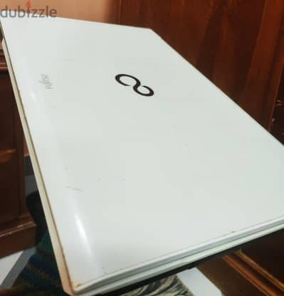 Fujitsu Core i3