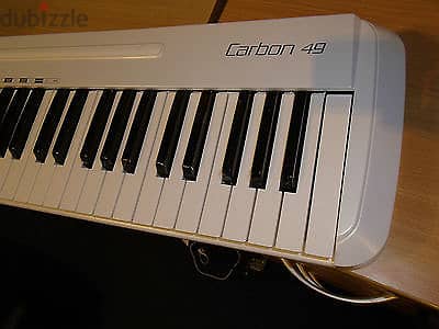 Samson Carbon 49 Key MIDI Keyboard Controller بحالة ممتازة جدااا