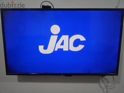 شاشة جاك + حامل  بحالة جيدة 43 بوصة 1080p للبيع بسعر جيد