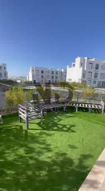 تاون هاوس كورنر للإيجار الشهري في Mountain View Ras El Hikma | مفروش بالكامل