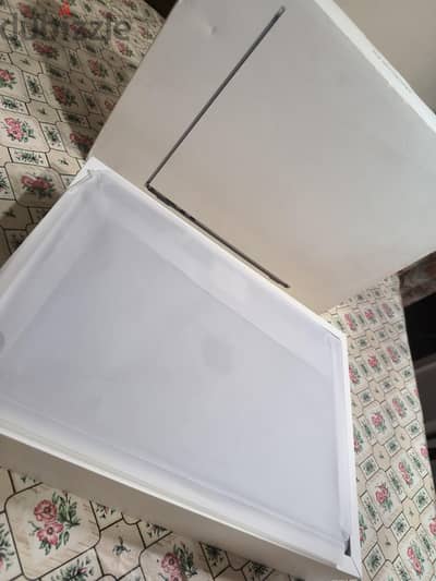 MacBook air M3 16 ram 15Inch 11mon apple warranty Ar/En keyboard