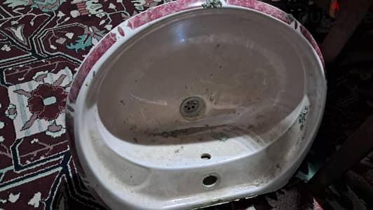 للبيع طقم حمام بمبي مكون من قاعده مع كومبينشن مع حوض والاستاند