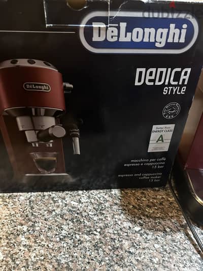 Delonghi Dedica Coffee Machine,red - EC685