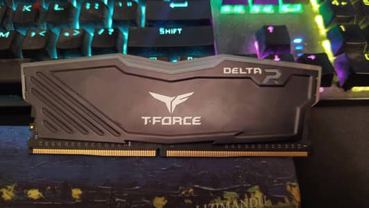 T-FORCE 8GB DDR4 2400 RAM  RGB