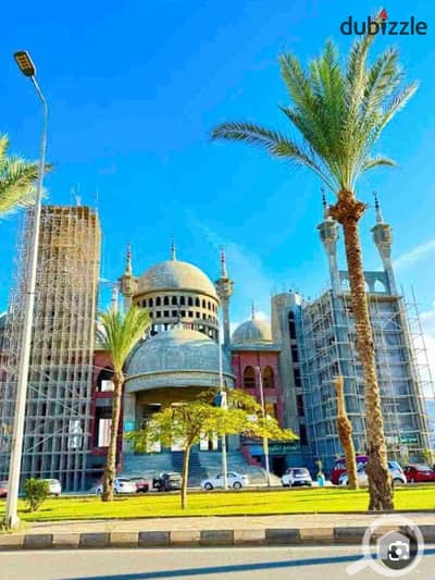  شقة استلام فوري  نصف تشطيب   موقع مميز في الحي الثالث أول مطل مباشر على طريق الاستاد والجامع الكبير  مساحة 200 متر صافي  تقسيم عملي ومساحات واسعة  واجهات حجر فاخرة بتشطيب راقي  إطلالة مفتوحة وتهوية ممتازة  منطقة حيوية وقريبة من جميع الخدمات  فر