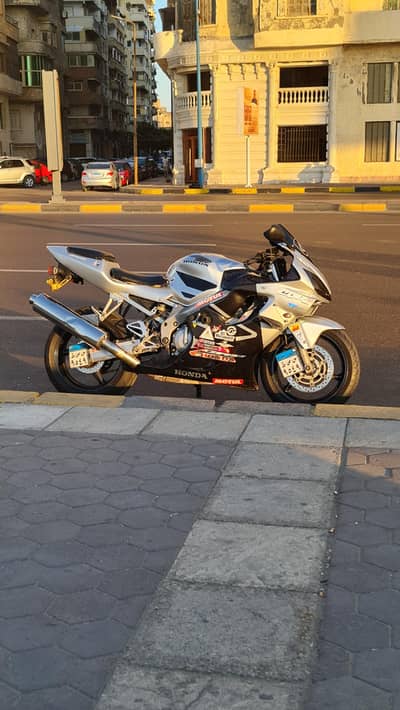 honda cbr 600 f4i