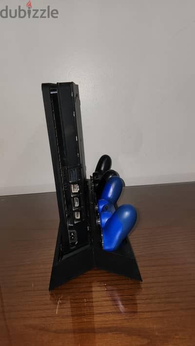 Play Station 4 Slim