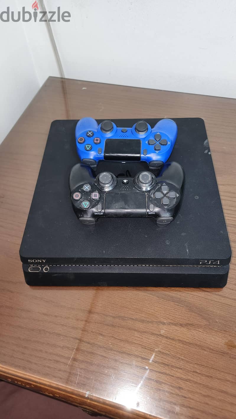 Play Station 4 Slim 4