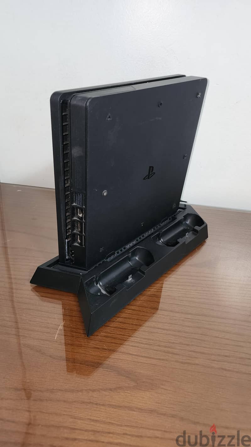 Play Station 4 Slim 11