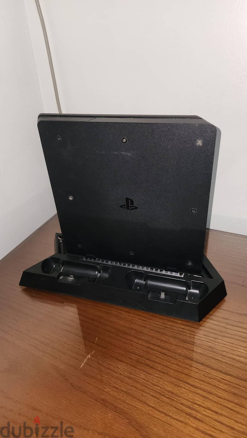 Play Station 4 Slim 12