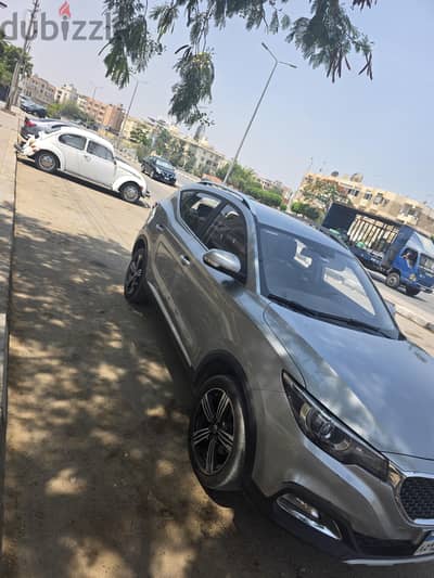 MGZS Luxury 2025 for daily and monthly and annual Rent , VIP Airport .