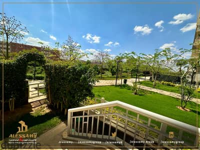 شقة للبيع بمدينتي 149م بحديقة 55م بال B12 كاش خالصة الثمن ناصية ممر تطل علي مجري السيل و all seasons park mall