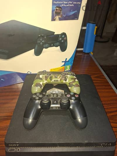 PS4 Slim 1T + 2 Controllers