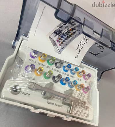 Universal screw driver implant dental