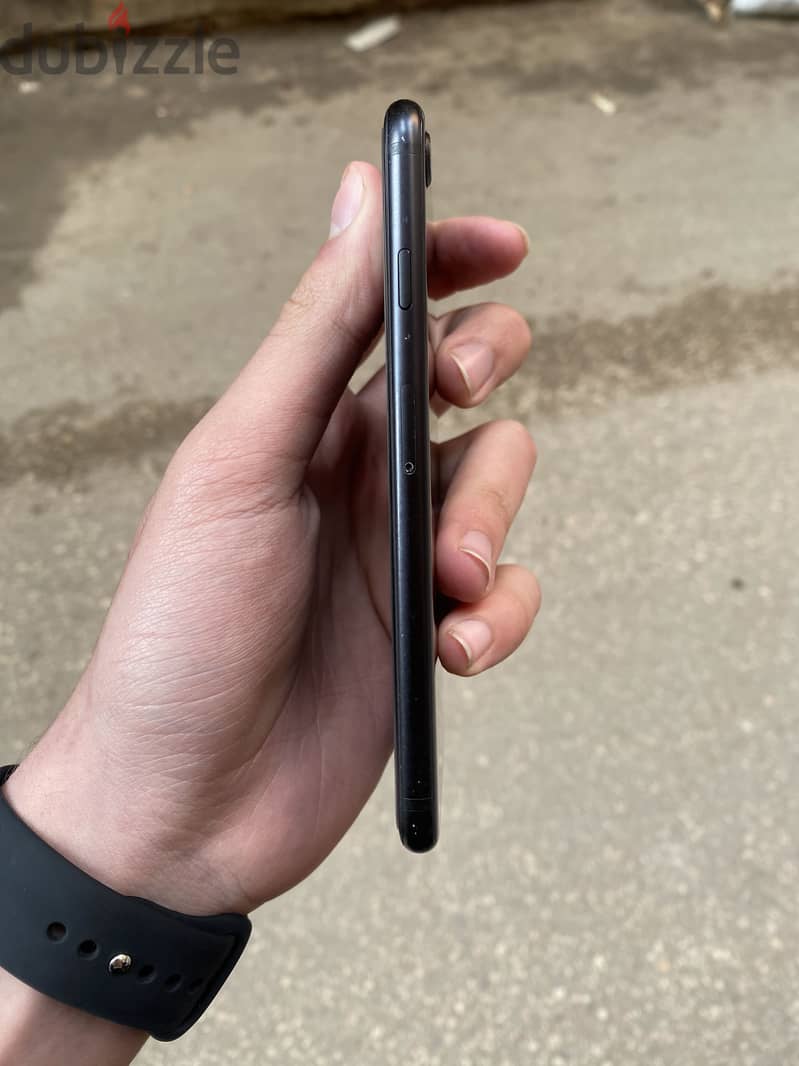 iPhone SE 2022 3